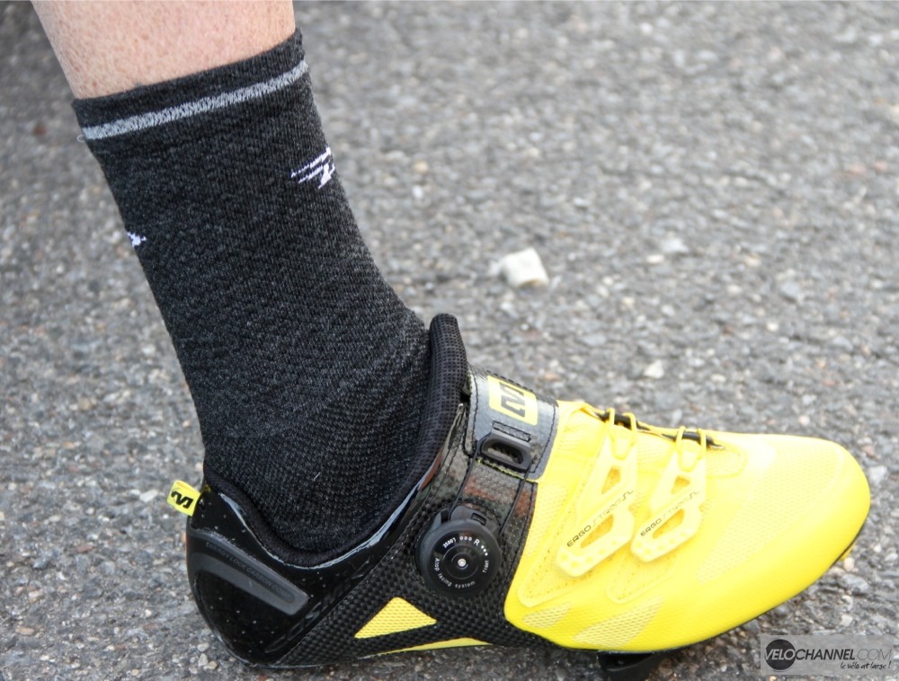 test-chaussettes-defeet-cyclismo-laine-merinos-chaussure-mavic-jaune