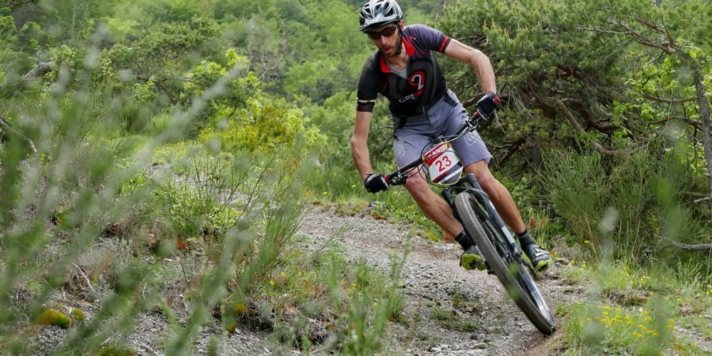 transvé-greg-doucende-col-porte