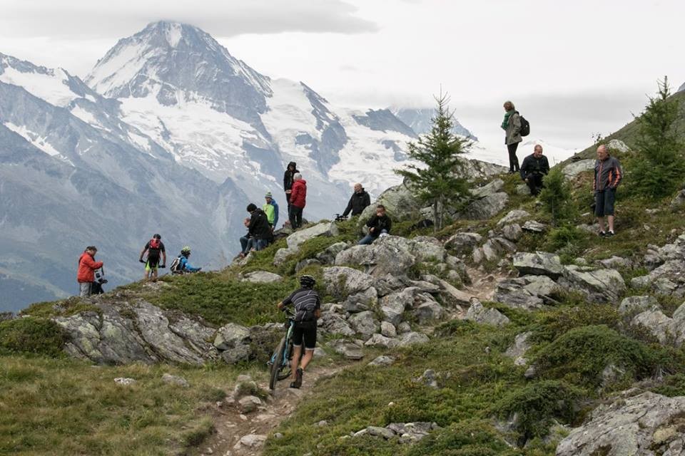 nwm-grand-raid-alpes-neige-spectateurs