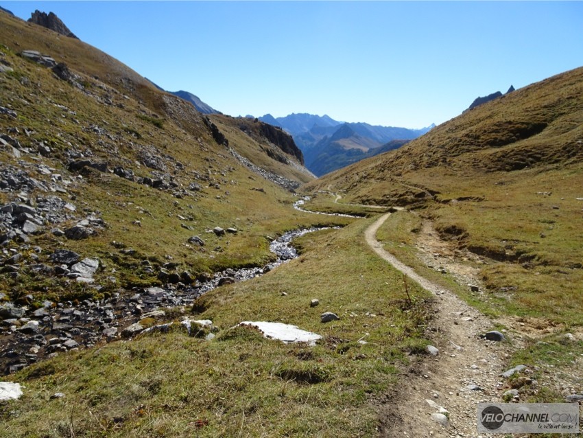 sentier-alpin-vallee